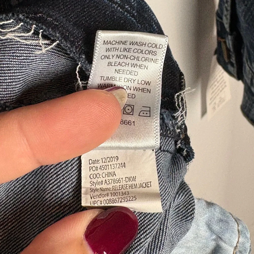 NWT LOGO Lori Goldstein Sz 0 Acid Wash Denim Chore Jacket‎ Frayed Hem Shacket